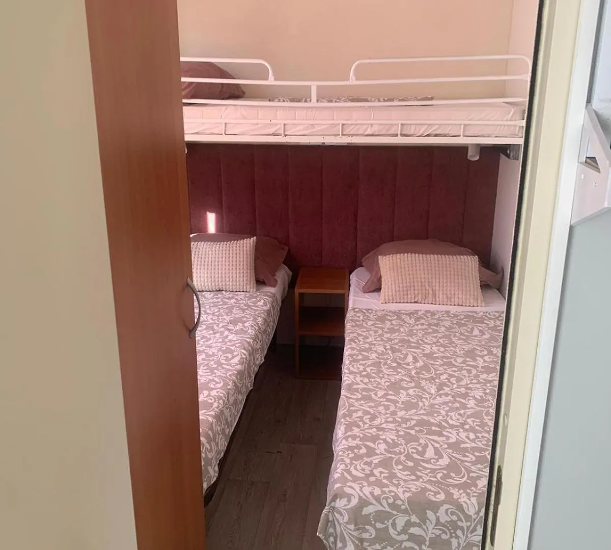 بيت للعطل Mobile Home Le Adria, Drage Pakostane كرواتيا